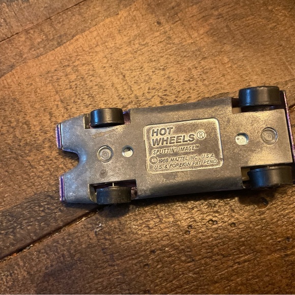 Red line hot wheels - Picture 3 of 3